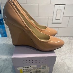 Vera wang lavender wedge